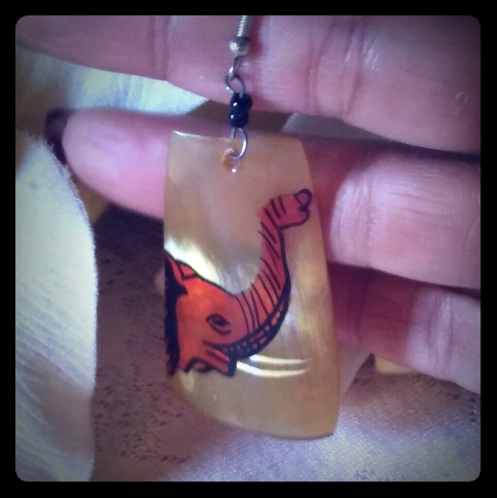 Vintage Shell Handpainted Elephant Dangle Earrings - image 3